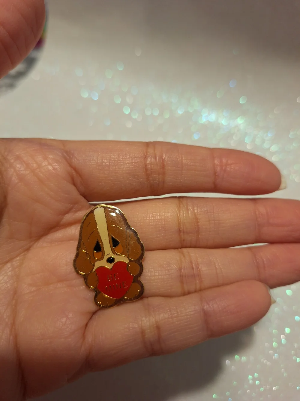 VINTAGE GIORDANO Valentine  GOLD TONE METAL I'M YOURS SAD EYES PUPPY DOG PIN 1